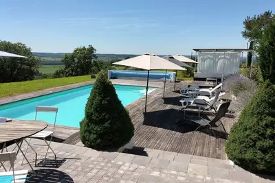 Image de Loft 4 p, Marciac  vue exceptionnelle sur les Pyrénées, piscine, pas d'animaux