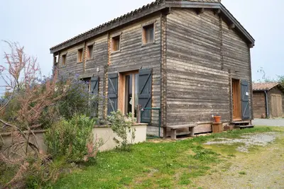 Image de Cottage luxueux au bord du lac avec piscine