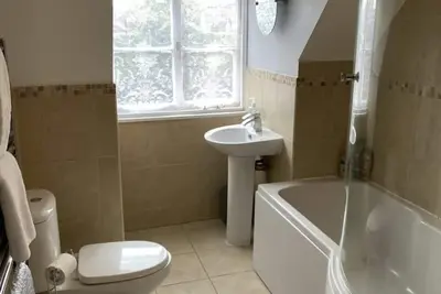 Image de Appartement en attiq-de Luxe-Salle de bain privée séparée-Vue sur Port