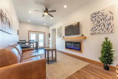 Image de Lakeview Haven 2br Modern Escape