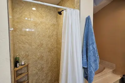 Spacious Nature Retreat - Sleeps 10, Fiber Wi-Fi, Big Yard to Play