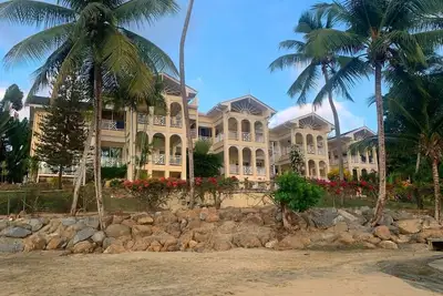 Image de Stunning apartment on Grafton Beach with pool and direct access to beach