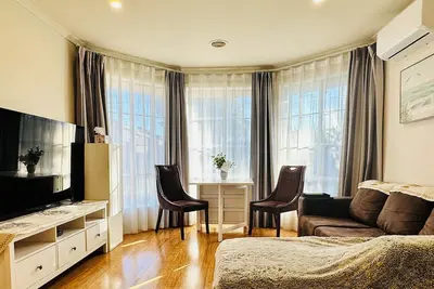 Image de 20 minutes to Mel Cbd! 2 BRs AirCon unit house with living kitchen parking.