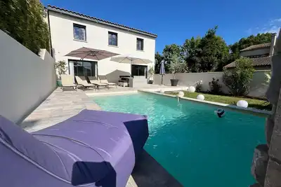 Image de Villa Serguier avec piscine à Avignon