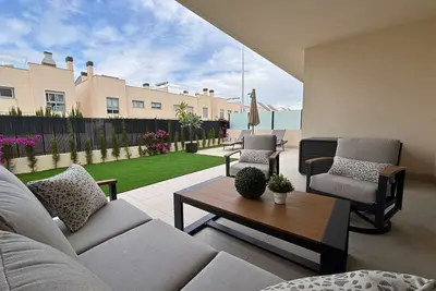 Image de Mediterranean Gardens 56: Ground floor with garden