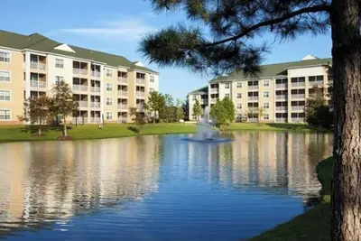 Image de Charming 2-bedroom villa with Full kitchen. Sleeps 6 to 8. Wifi and amenities.