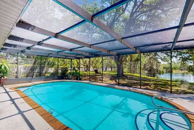 Image de Family friendly waterfront and pool home with tranquil vistas, Wd, Ac and Wifi