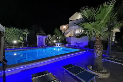 Image de Vacation home with pool in an oasis of peace a few kilometers from the Valley of the Temples