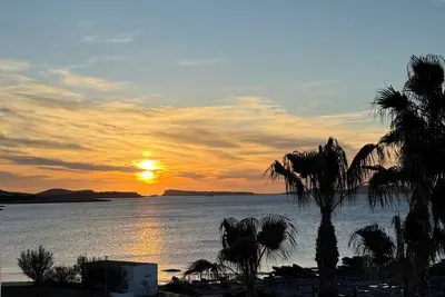 Image de Sunset Views on the Sea, Ibiza Waterfront Apartment  3 Bd  2 Baths  Sleeps 6-8