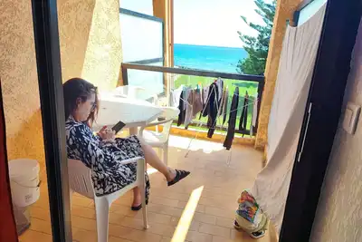 Image de appartement studio 27 m2 residence femée avec piscine et 50 m la plage