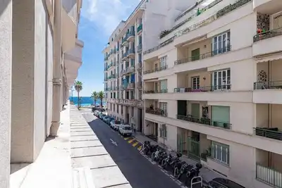 Image de Holliday Azur\n\nNice au pleine centre ville à 50 m de la mer et les plages