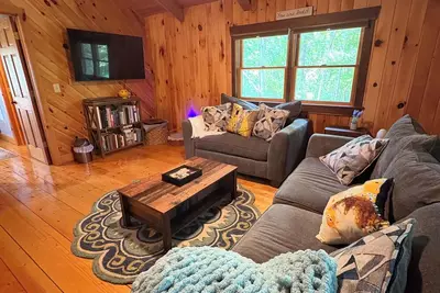 Image de A Hopeful Mountain - 10 mins from Galax & the Blue Ridge Parkway!