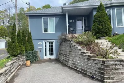 Image de Grand appartement entièrement équipé - accès privé (idéal pour visiter Québec)