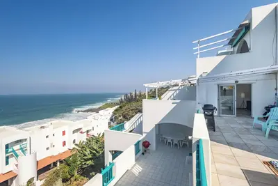 Image de Santorini Ballito | 180º Sea Views, Braai and Pool