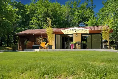 Image de Gite au milieu des bois  et son spa proche des commerces entre Lot et Dordogne