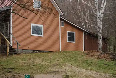 Image de Charming farmhouse on 200+ acre horse farm and wildlife rehabilitation facility