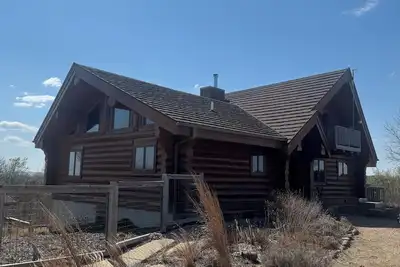 Image de Beautiful log cabin, only 1. 7 miles from lake dock by Lewis & Clark, Yankton Sd