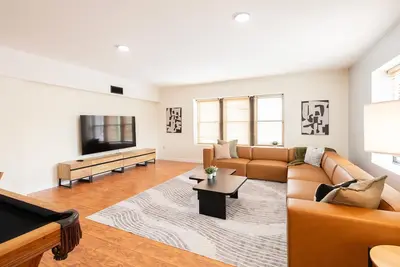 Image de Fabulous 3 Bed/2 Bath in Tremont w/ Parking