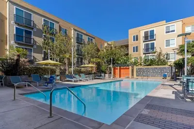 Image de Elegant 2br Solstice Condo– Comfort Meets Convenience