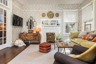 Image de Big Oak Bungalow 1 dreamy bedroom amazing porch