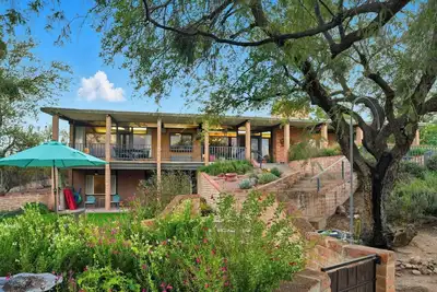 Image de Lazy P Hacienda 12 acre retreat, relax, have fun, spectacular mountain views!