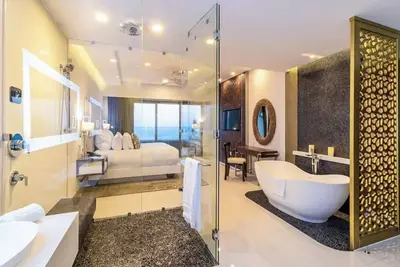 Image de Chic 3 Bedroom Loft with Private Rooftop & Jacuzzi; on Luxury Cancun Resort
