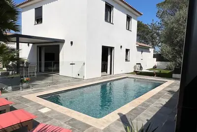 Image de Villa moderne à Puget sur Argens avec piscine privée et ses 4 chambres