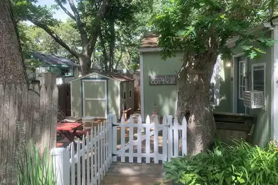 Image de Charming 2-bedroom cottage in wonderful Northfork Long Island, Baiting Hollow.