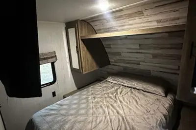 Image de Up North in Comfort – Your Dream Camper Getaway!