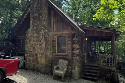 Image de Serene cabin with dock/swim platform in charming Speedwell