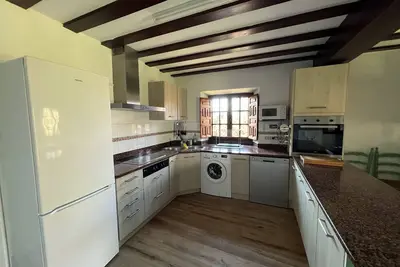 Image de Impressive 18th century farmhouse from Montañes.