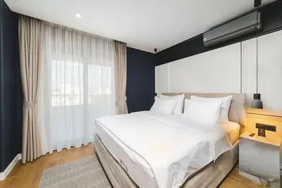 Stylish Urban Retreat – Free Parking & Central Location near iconic attractions!