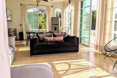 Image de Sleeps 16 1min walk to Beach and 5th Av Pool at Vopdc villas of playa del carmen