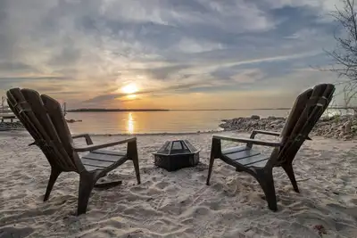 Image de 3 Bdrm Beachfront Oasis-Sunsets!