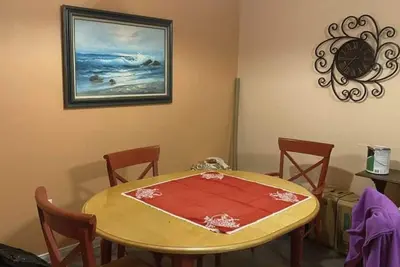 Image de Beachy Keen Cottage on Xl lot with Fire Circle, 1. 5 blocks from Bayfront & Pier