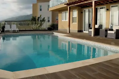 Image de Club 37 @ Whitehouse Beach Club, 3bedroom Wifi, Pool and other modern amenities