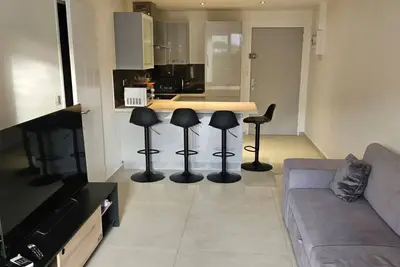 Image de Loue t2 frejus proche centre et plage  jardin de 30m2  et piscine collective