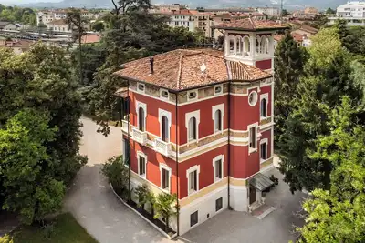 Image de Historic Liberty Villa with Tower, Venetian Gondola & Riverside Park