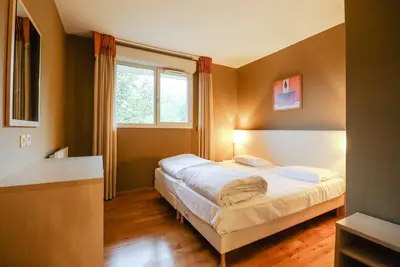 Image de Nature Escape with Balcony – Relax & Explore Top Local Attractions Nearby