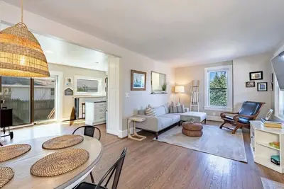 Image de Pet-Friendly Home Near Usna Stadium with Parking