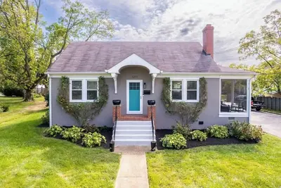 Image de Charming Annapolis Retreat with Hidden Wine Room