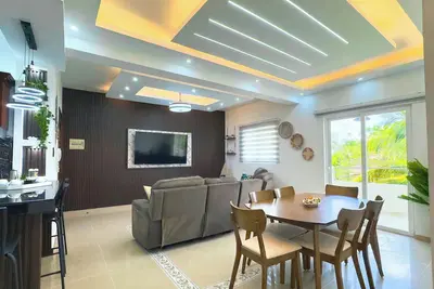 A few steps from the beach, 2 comfort Br, Pool, Wifi