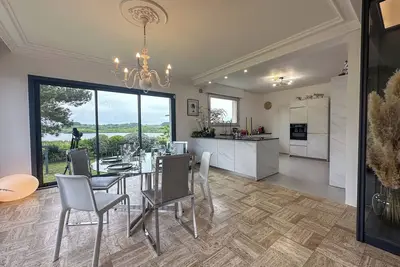 Image de Maison spacieuse et élégante, vue sur l’Etang de Lannénec à 600m du Fort-Bloqué