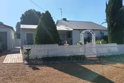 Image de Collie Getaway-  Camellia Cottage