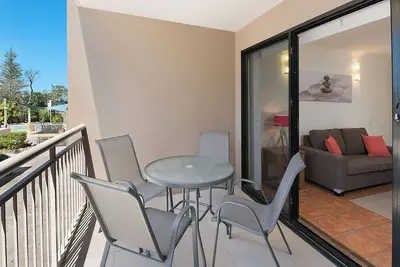 Image de Joanne Apartments-2 bedroom apartment with garden & pool views from your balcony