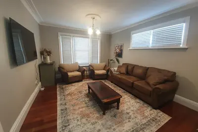 Image de Carisbrook Cottage is a beautiful, cosy, pet friendly home 2 blocks from the Cbd