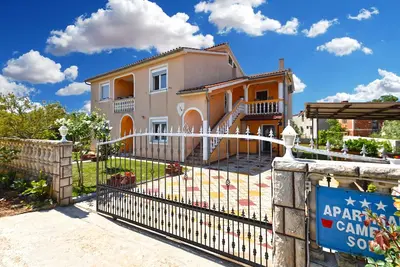 Image de Apartment 2386/148499 (Istria - Galižana), 3000m from the beach