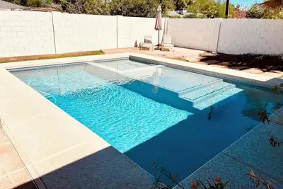 Image de Tempe Pool House - Walk to Asu