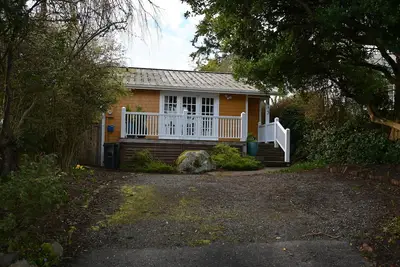Charming 2-bedroom house in downtown Langley.
