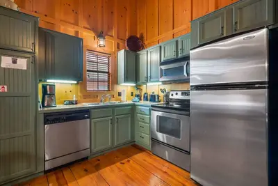 Image de Cozy Branson Cabin, Resort Access, Discount Tickets!